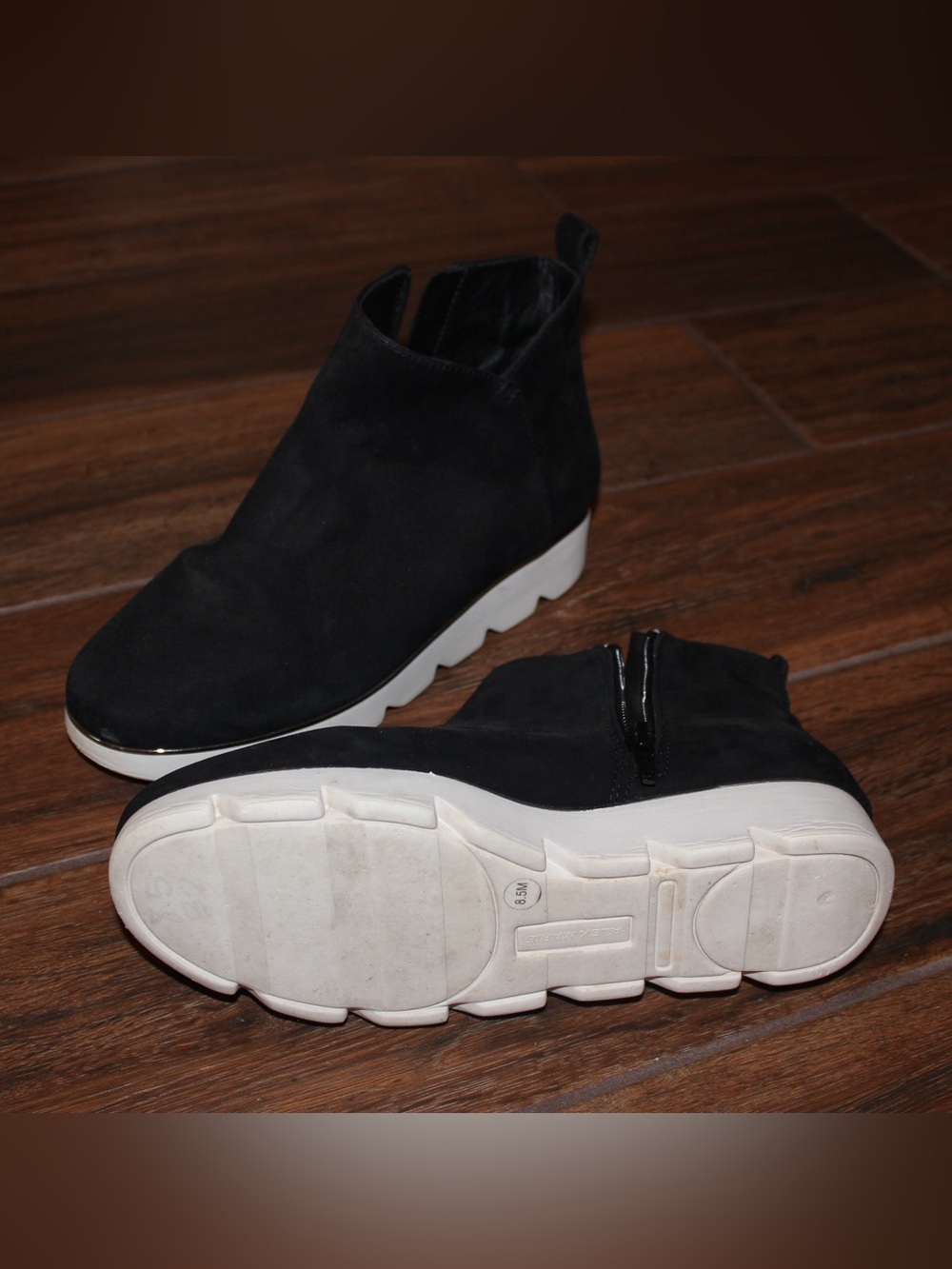 Alex Marie Devatine Black Suede Ankle Booties Chunky White EVA Sole Women’s 8.5
